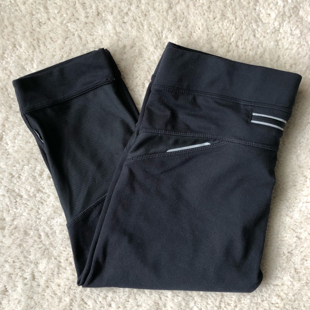 Athleta cropped Black Leggings